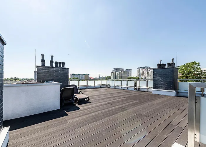 Lion Apartments - Rooftop Apartment With Terrace